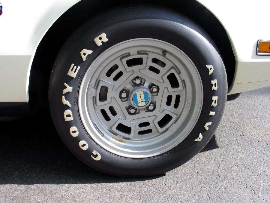  De Tomaso Pantera L 1974 года  (фото 2 из 6)